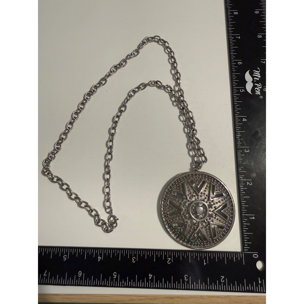 Vintage Lisner Silver Tone Large Medallion Pendant Necklace Brutalist Geometric